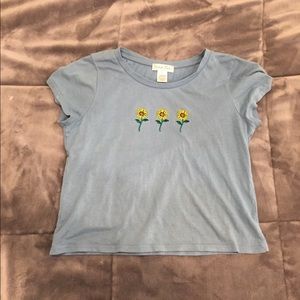Daisy semi crop tee